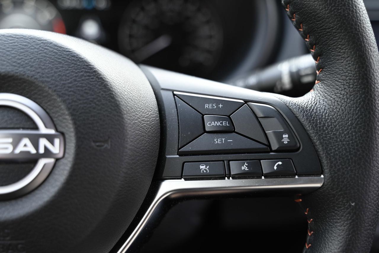 2024 Nissan Kicks SR PKG/ Leather/ ONLY 5000 KILO WOW! Photo