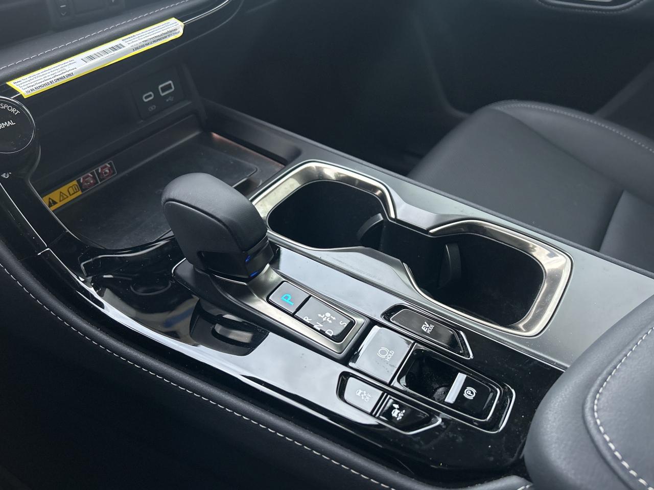 2025 Lexus NX NX 350h AWD Photo