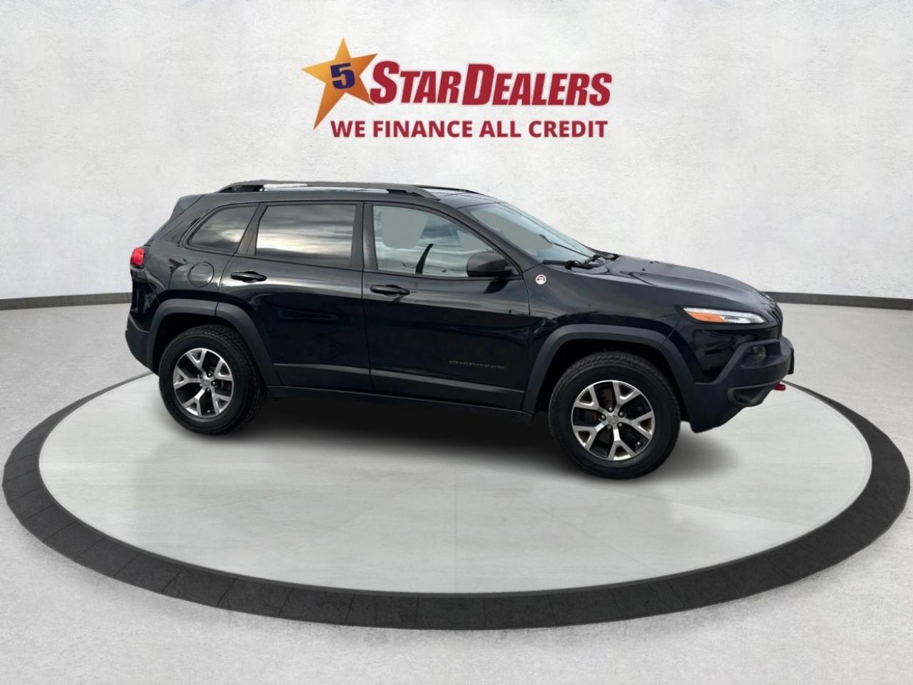 2016 Jeep Cherokee LEATHER PANO ROOF HEATED SEATS REAR CAM LOADED! Photo