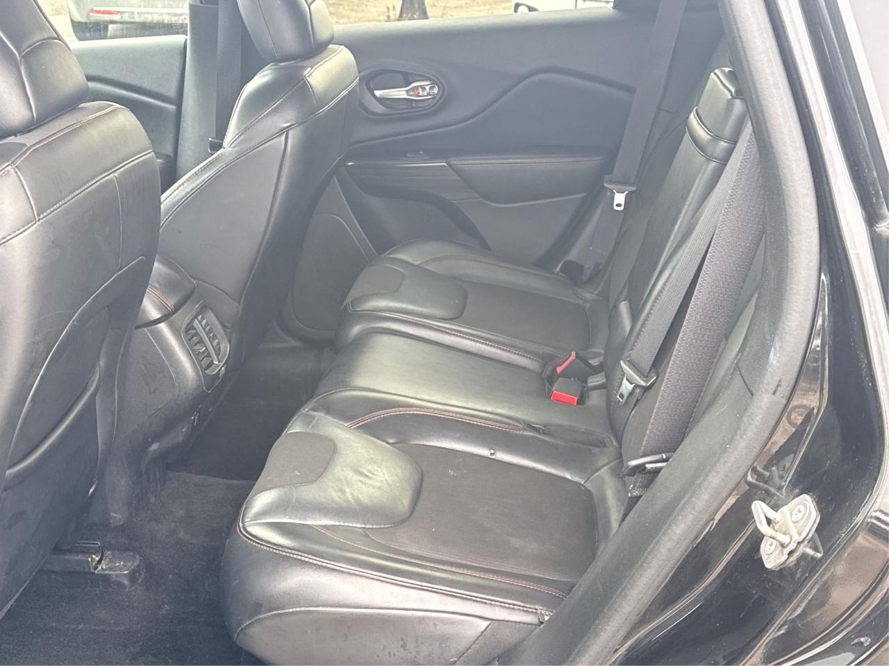 2016 Jeep Cherokee LEATHER PANO ROOF HEATED SEATS REAR CAM LOADED! Photo