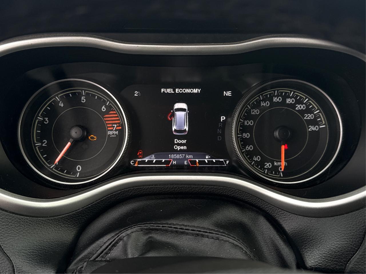 2016 Jeep Cherokee LEATHER PANO ROOF HEATED SEATS REAR CAM LOADED! Photo