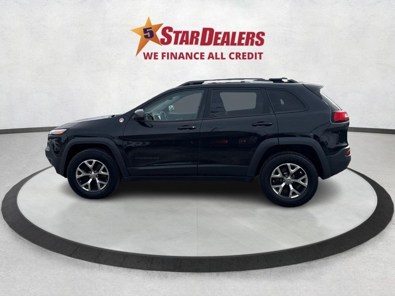 2016 Jeep Cherokee 4WD Trailhawk CERTIFIED LEATHER PANOWE FINANCE Photo3