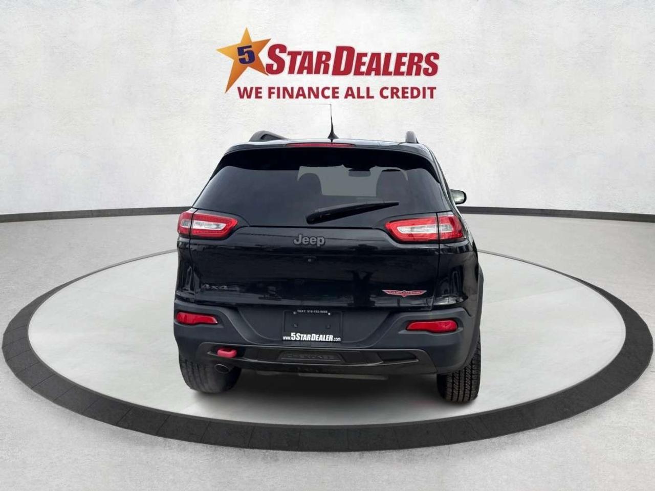 2016 Jeep Cherokee 4WD Trailhawk CERTIFIED LEATHER PANOWE FINANCE Photo