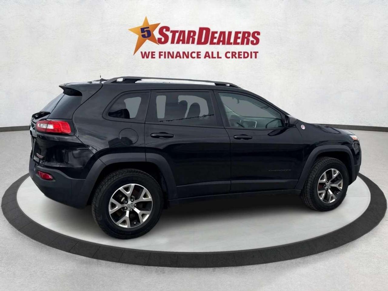 2016 Jeep Cherokee 4WD Trailhawk CERTIFIED LEATHER PANOWE FINANCE Photo