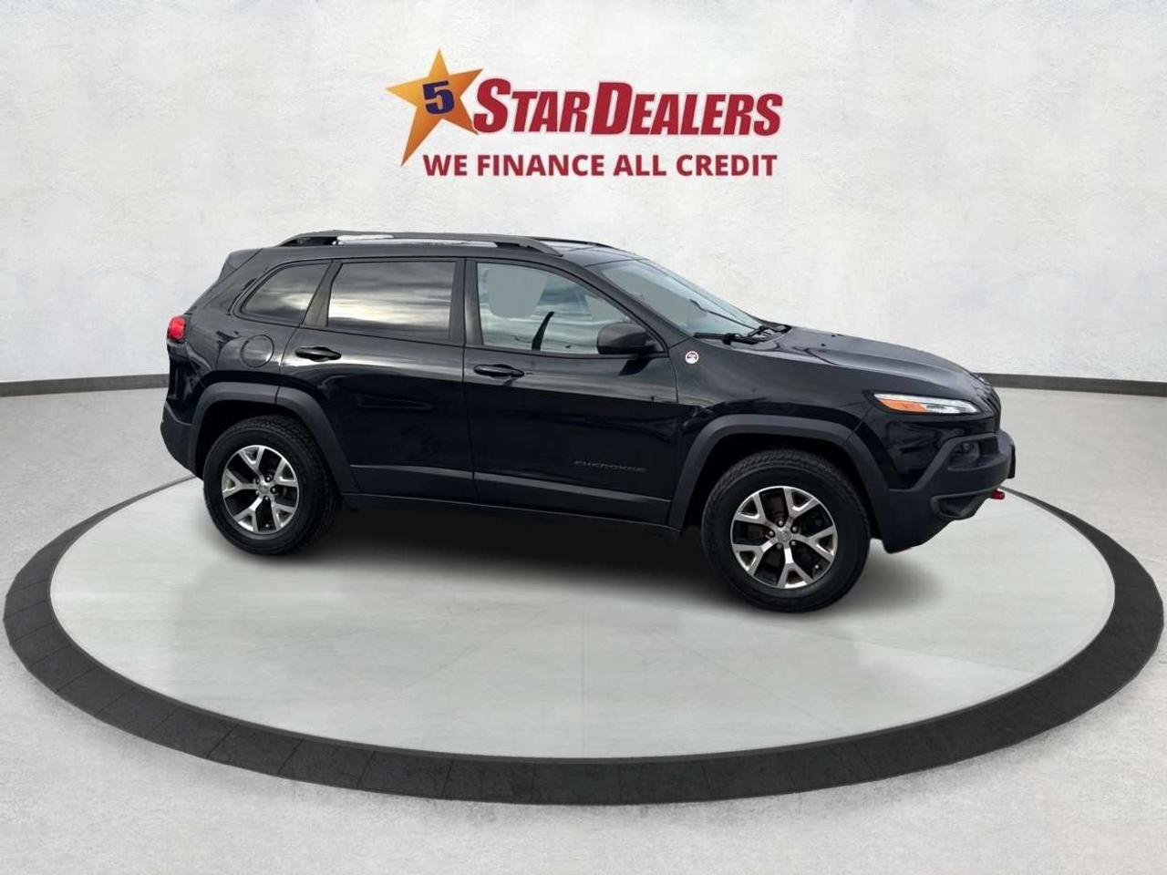 2016 Jeep Cherokee 4WD Trailhawk CERTIFIED LEATHER PANOWE FINANCE Photo