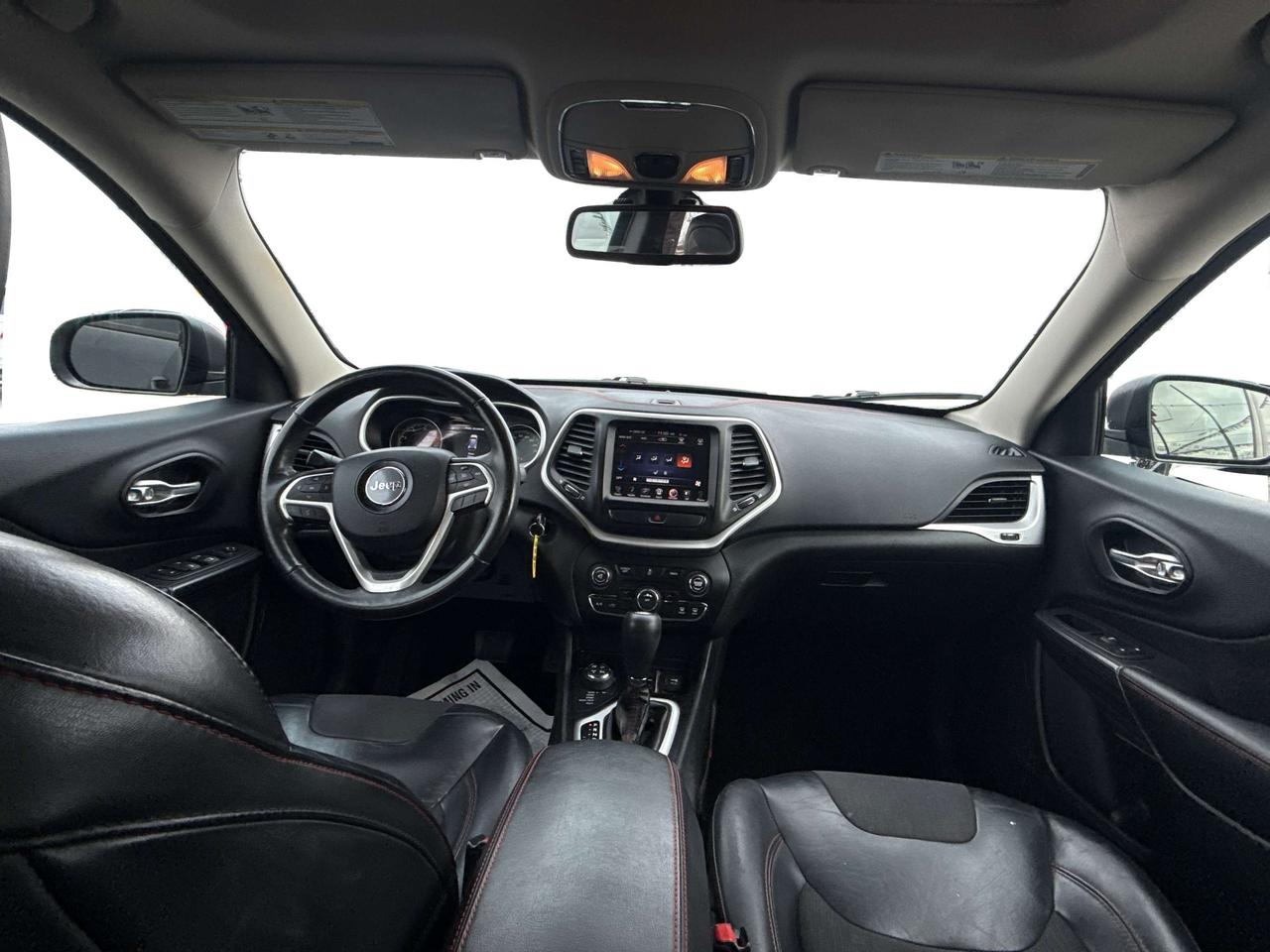 2016 Jeep Cherokee 4WD Trailhawk CERTIFIED LEATHER PANOWE FINANCE Photo