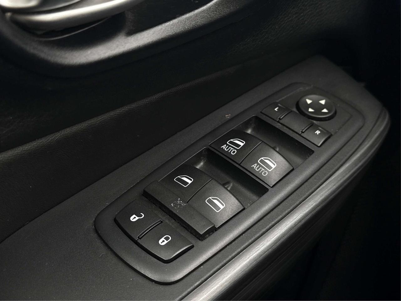 2016 Jeep Cherokee 4WD Trailhawk CERTIFIED LEATHER PANOWE FINANCE Photo