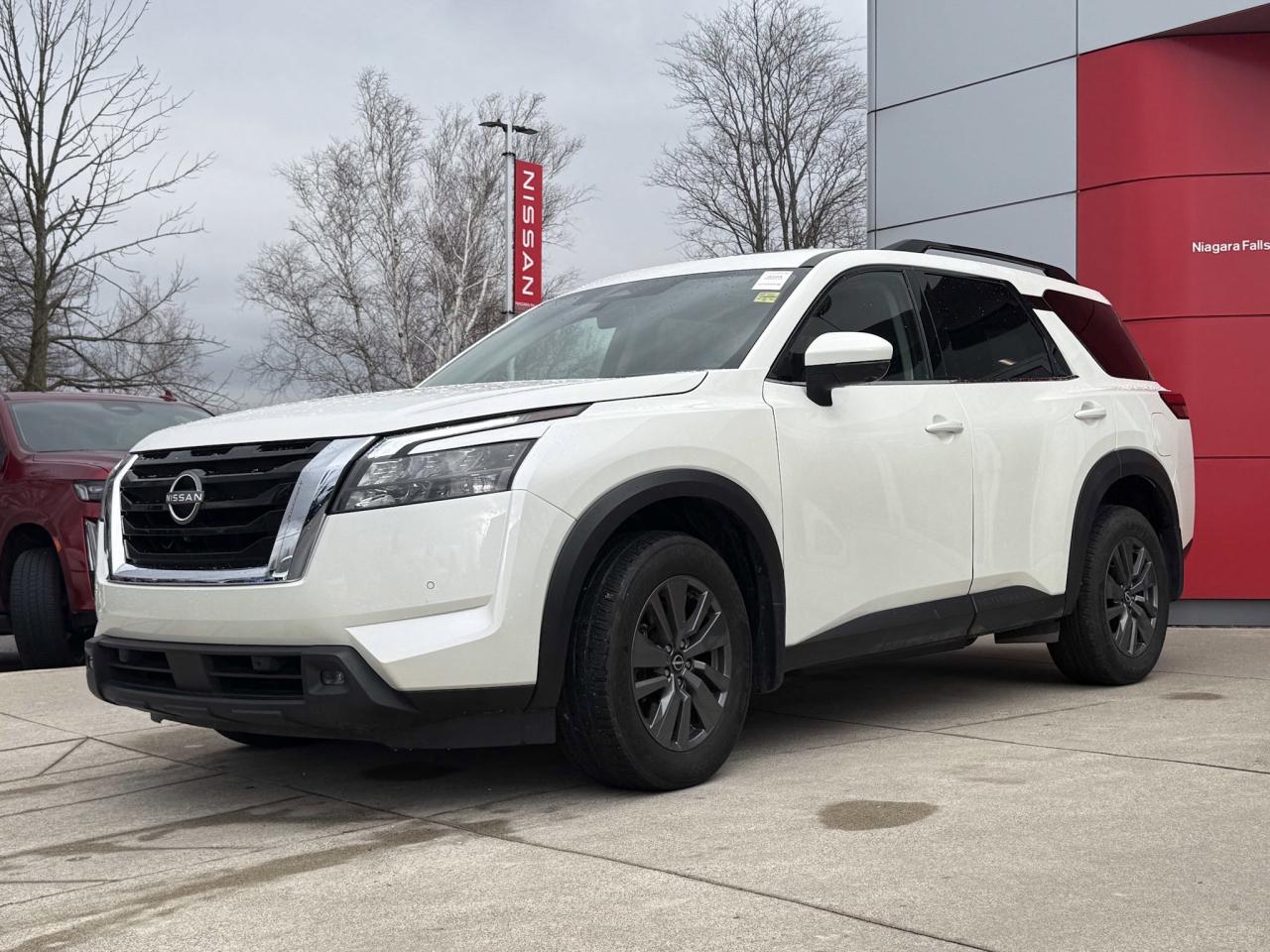 2024 Nissan Pathfinder SV PKG/ AWD/ Rare SUV/ ONLY 24,000 kilo Photo