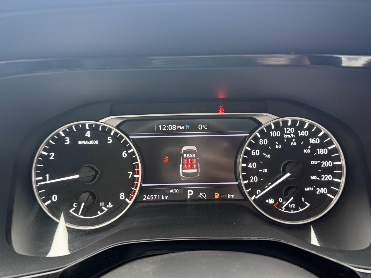 2024 Nissan Pathfinder SV PKG/ AWD/ Rare SUV/ ONLY 24,000 kilo Photo