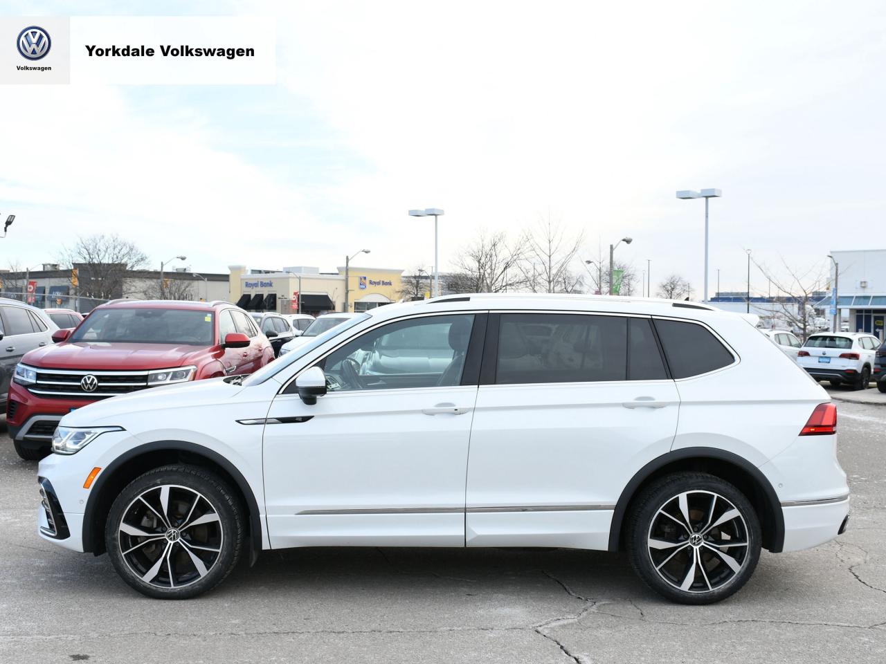 2023 Volkswagen Tiguan 4Motion Photo2