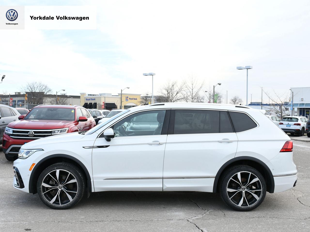 2023 Volkswagen Tiguan 4Motion Photo