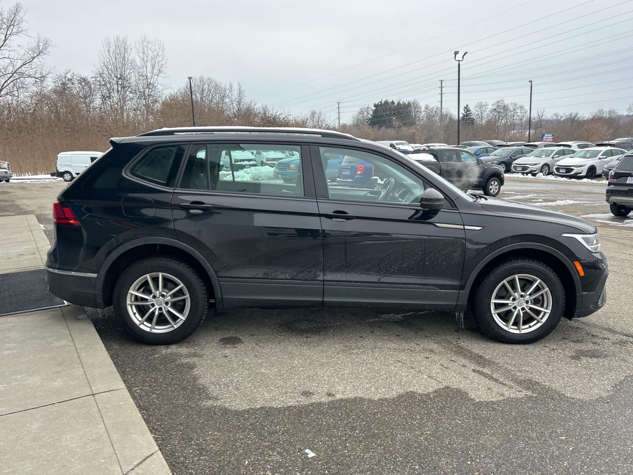 2022 Volkswagen Tiguan Trendline 4Motion Photo2