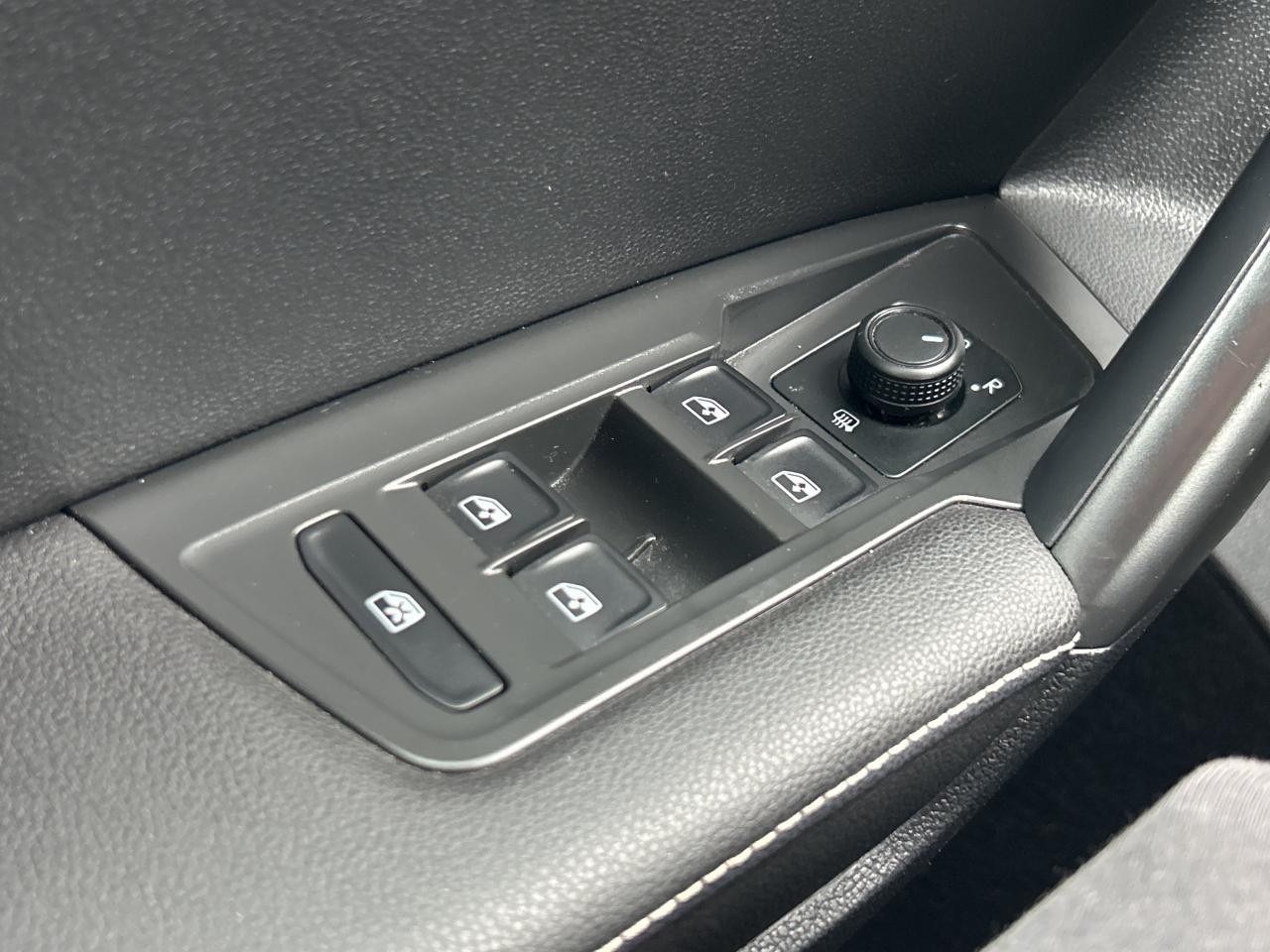 2022 Volkswagen Tiguan Trendline 4Motion Photo