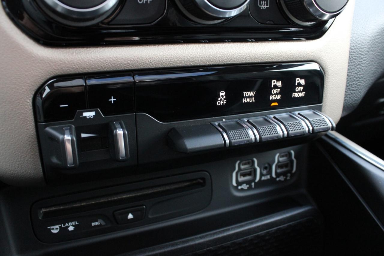 2019 RAM 1500 Laramie Crew Cab 4WD   No Accident Photo