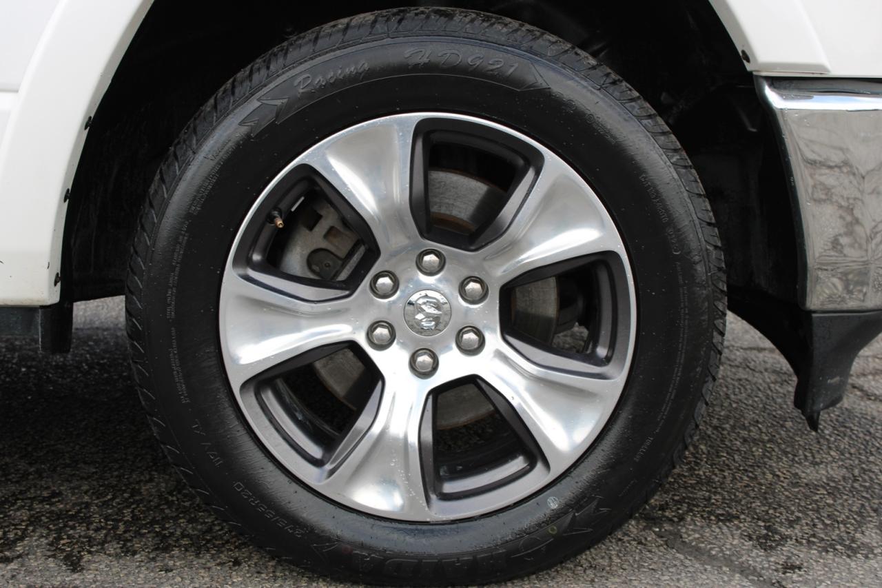 2019 RAM 1500 Laramie Crew Cab 4WD   No Accident Photo