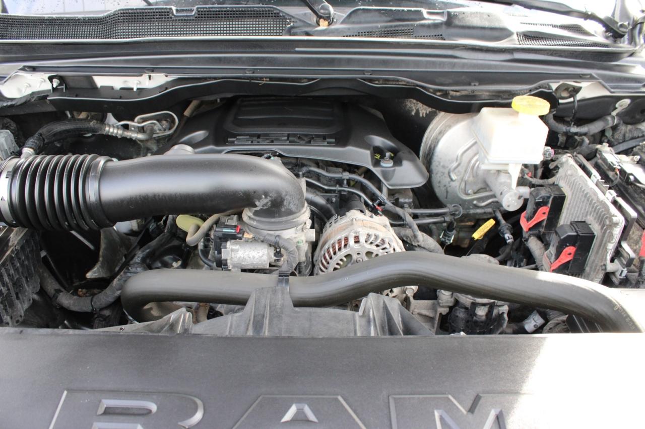 2019 RAM 1500 Laramie Crew Cab 4WD   No Accident Photo