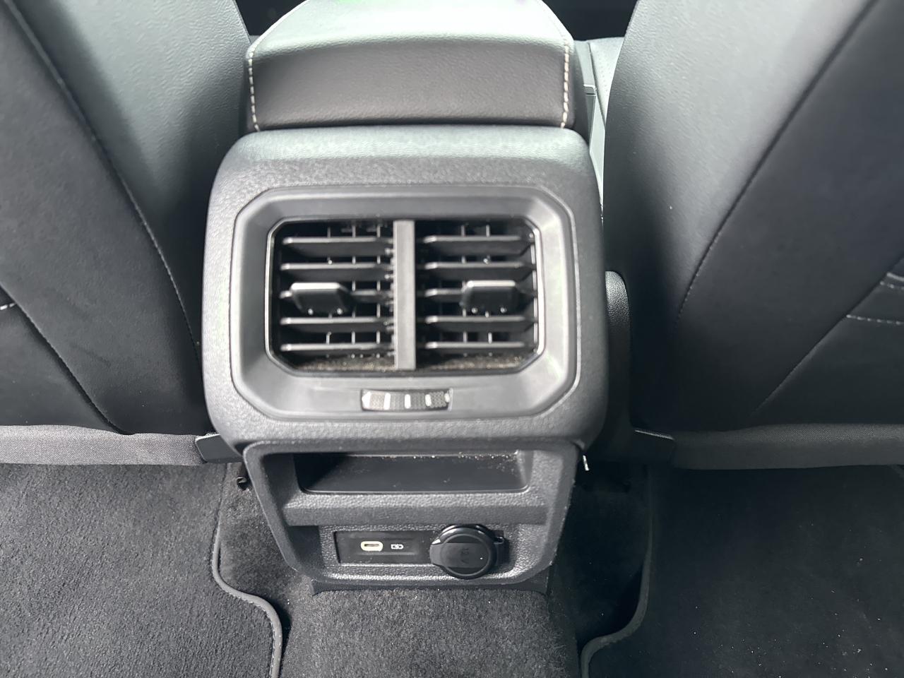 2024 Volkswagen Tiguan 4Motion Photo