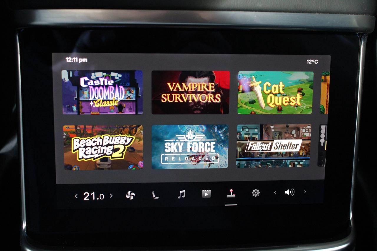 2021 Tesla Model S Long Range   Dual Motor   Yoke Steering Photo