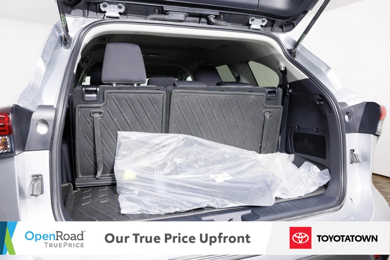 2020 Toyota Highlander LE! ACCIDENT FREE! ELIGIBLE FOR OPEN ROAD LEASING! Photo