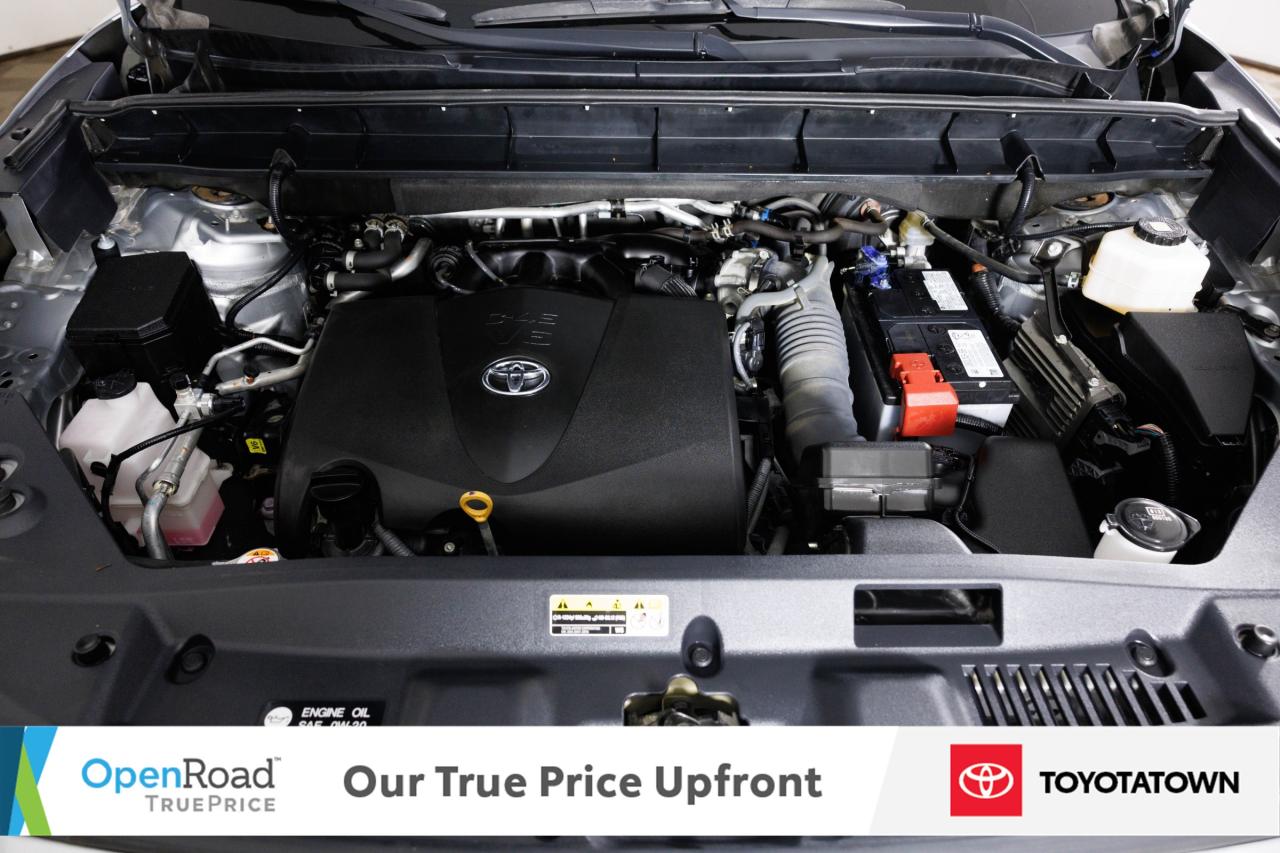 2020 Toyota Highlander LE! ACCIDENT FREE! ELIGIBLE FOR OPEN ROAD LEASING! Photo