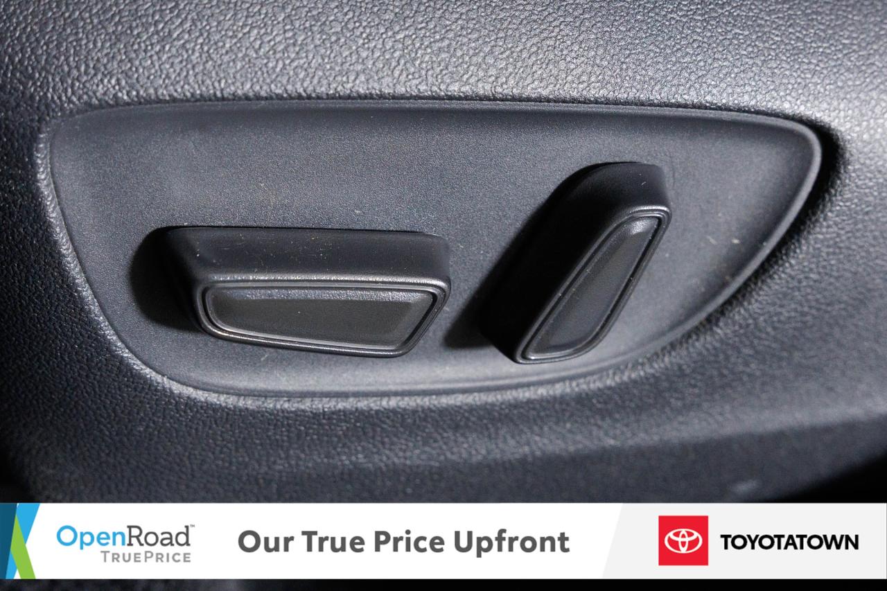 2020 Toyota Highlander LE! ACCIDENT FREE! ELIGIBLE FOR OPEN ROAD LEASING! Photo