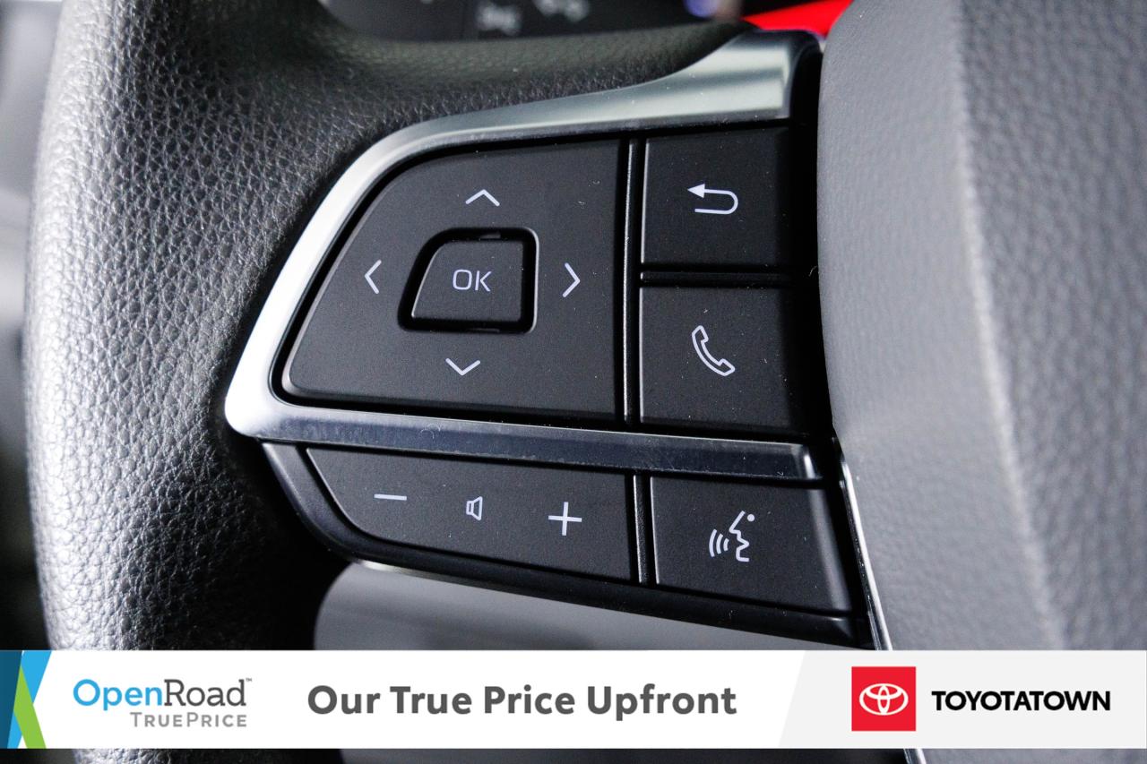 2020 Toyota Highlander LE! ACCIDENT FREE! ELIGIBLE FOR OPEN ROAD LEASING! Photo