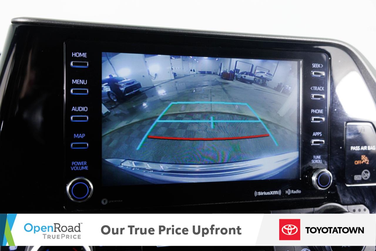 2020 Toyota Highlander LE! ACCIDENT FREE! ELIGIBLE FOR OPEN ROAD LEASING! Photo