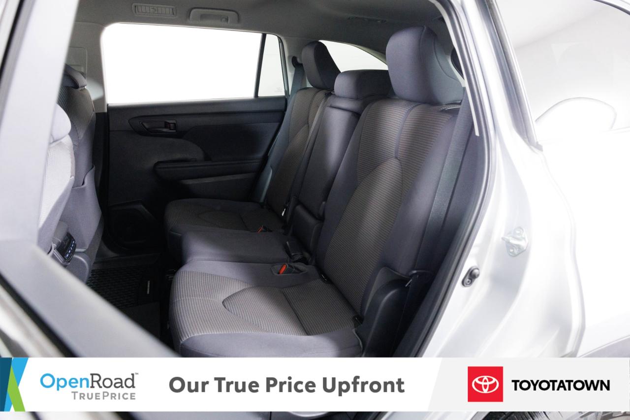 2020 Toyota Highlander LE! ACCIDENT FREE! ELIGIBLE FOR OPEN ROAD LEASING! Photo