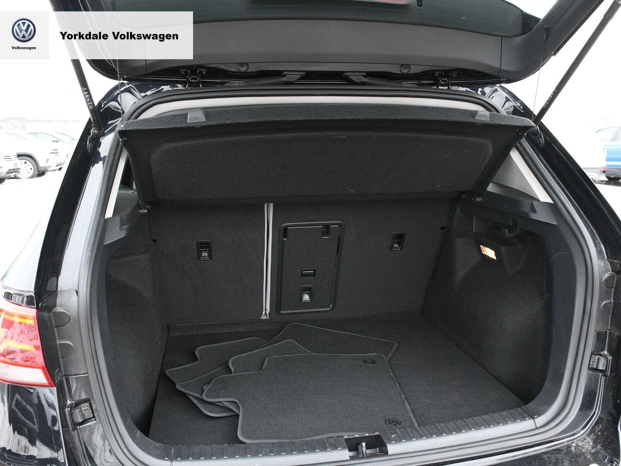 2022 Volkswagen Taos  Photo