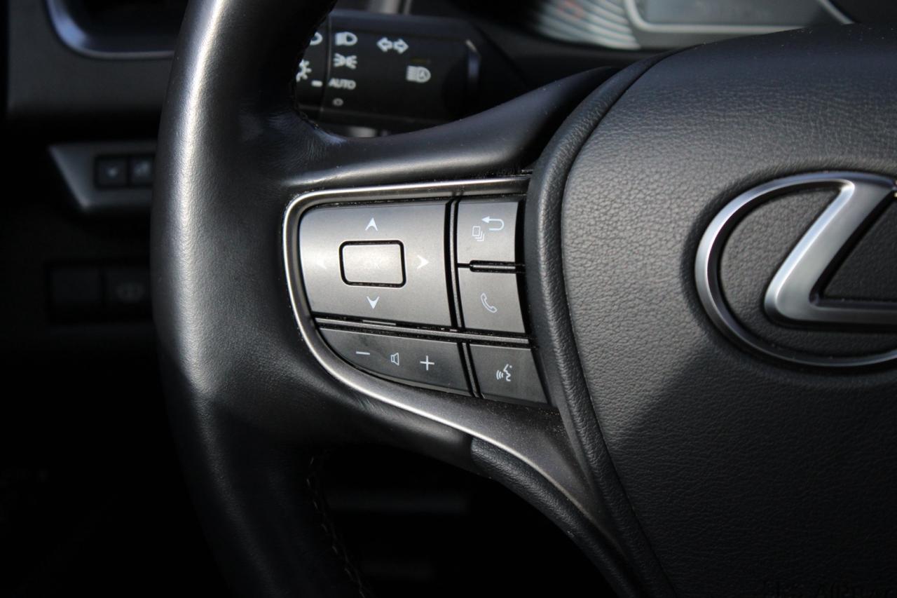 2020 Lexus UX 250H Luxury   No Accident   Navigation   Safety Certifi Photo