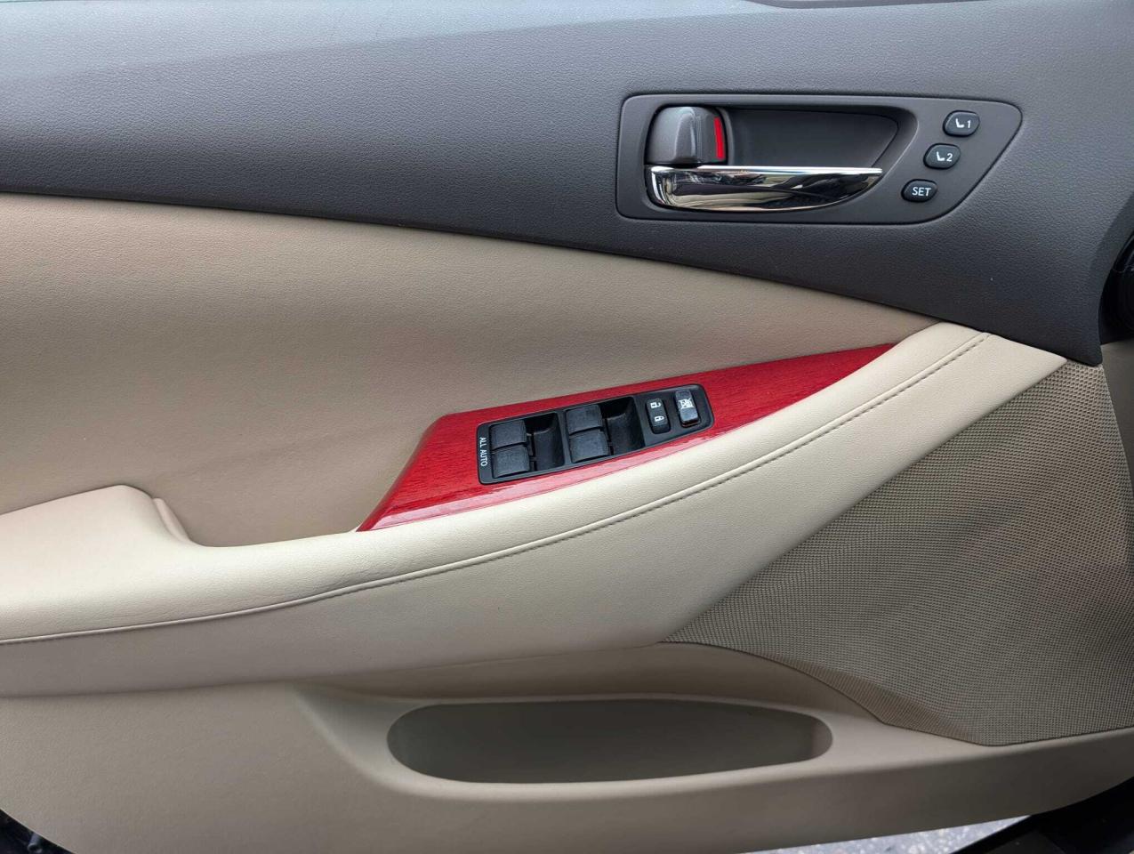 2009 Lexus ES 350 4dr Sdn Photo