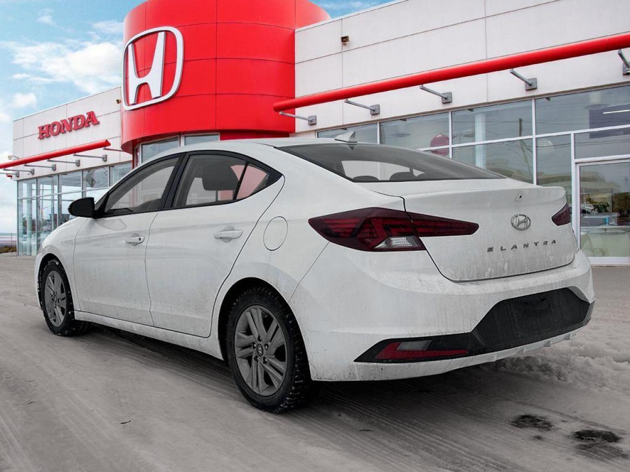 2020 Hyundai Elantra Preferred Photo3