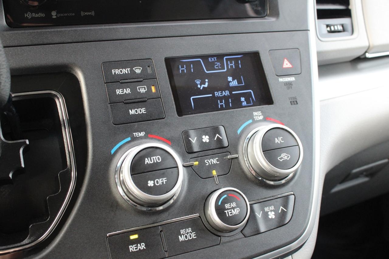 2017 Toyota Sienna LE 8-Passenger   No Accident   Safety Certified Photo