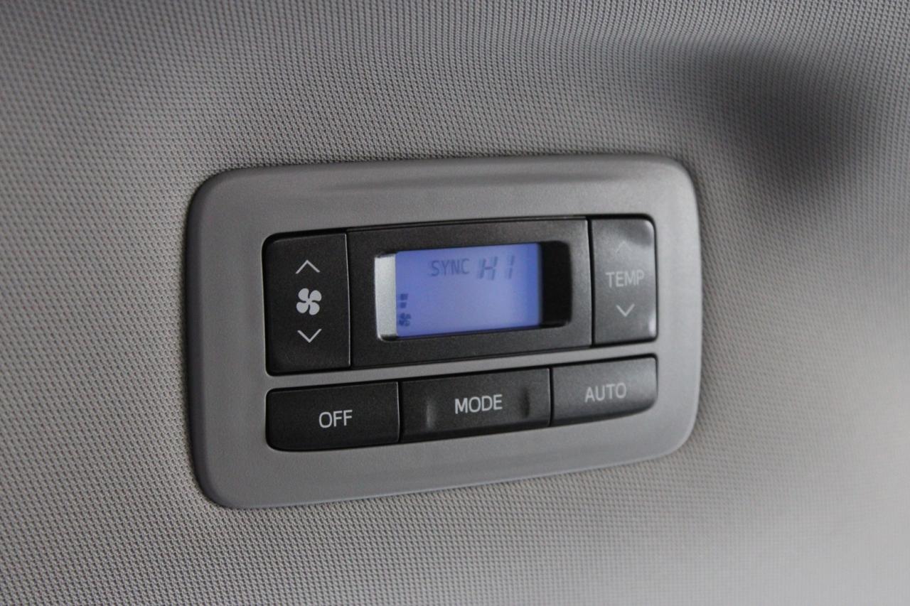 2017 Toyota Sienna LE 8-Passenger   No Accident   Safety Certified Photo