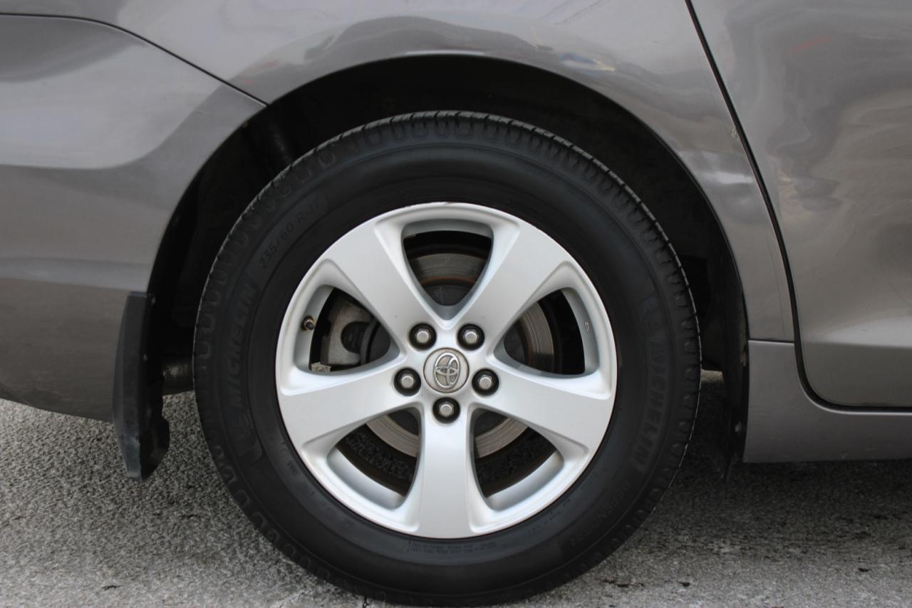 2017 Toyota Sienna LE 8-Passenger   No Accident   Safety Certified Photo