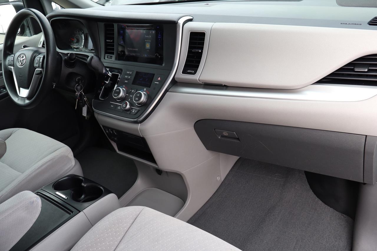 2017 Toyota Sienna LE 8-Passenger   No Accident   Safety Certified Photo