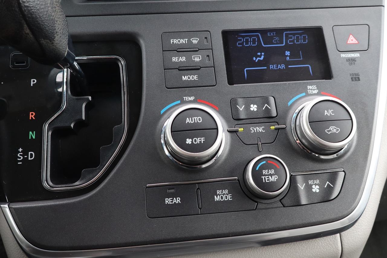 2017 Toyota Sienna LE 8-Passenger   No Accident   Safety Certified Photo