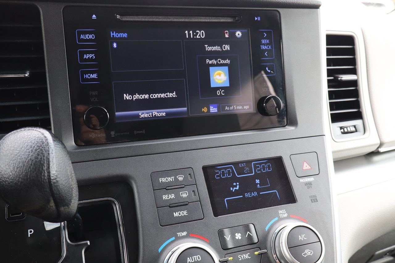 2017 Toyota Sienna LE 8-Passenger   No Accident   Safety Certified Photo