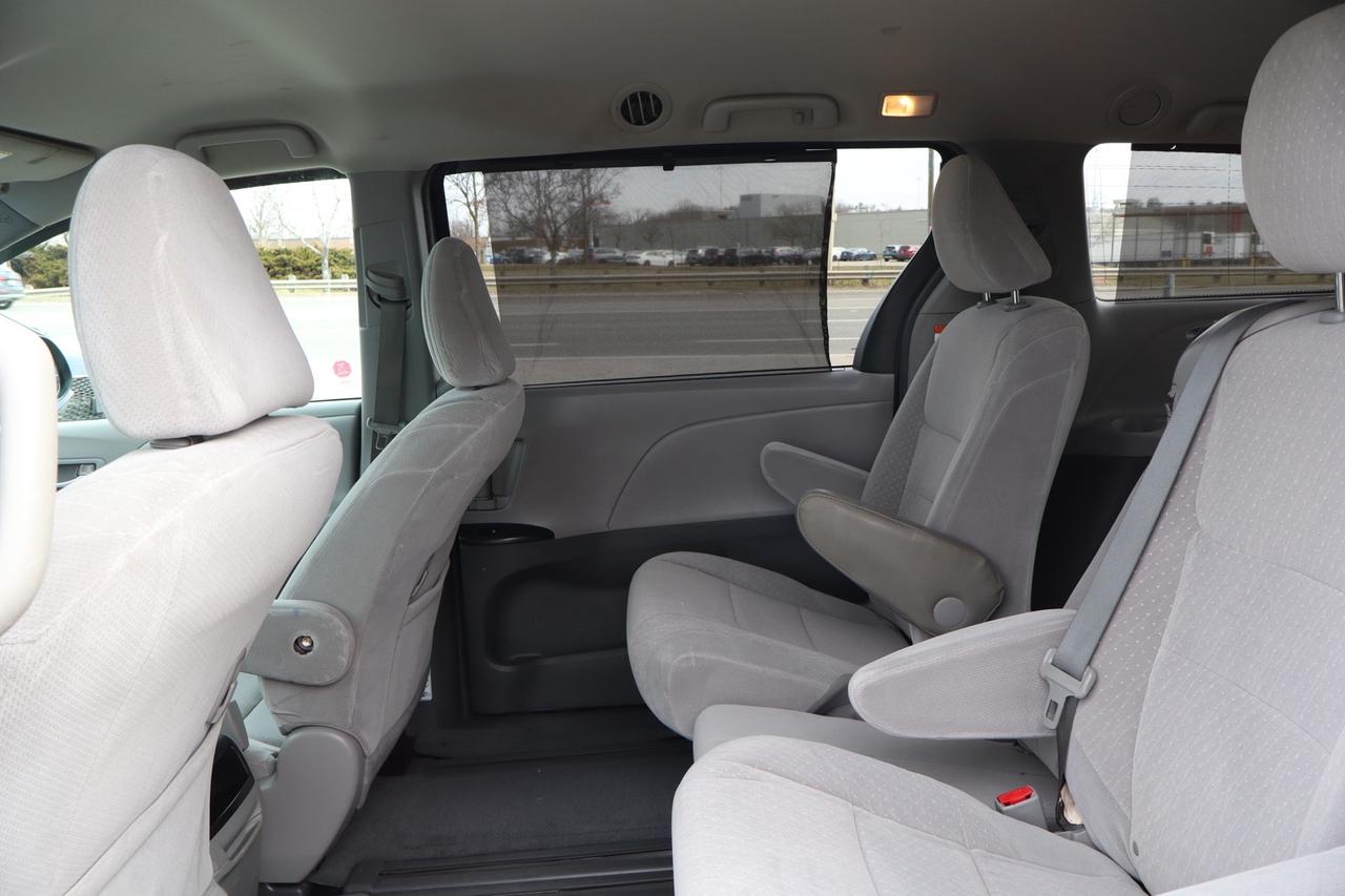2017 Toyota Sienna LE 8-Passenger   No Accident   Safety Certified Photo