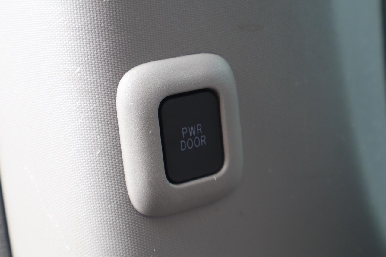 2017 Toyota Sienna LE 8-Passenger   No Accident   Safety Certified Photo