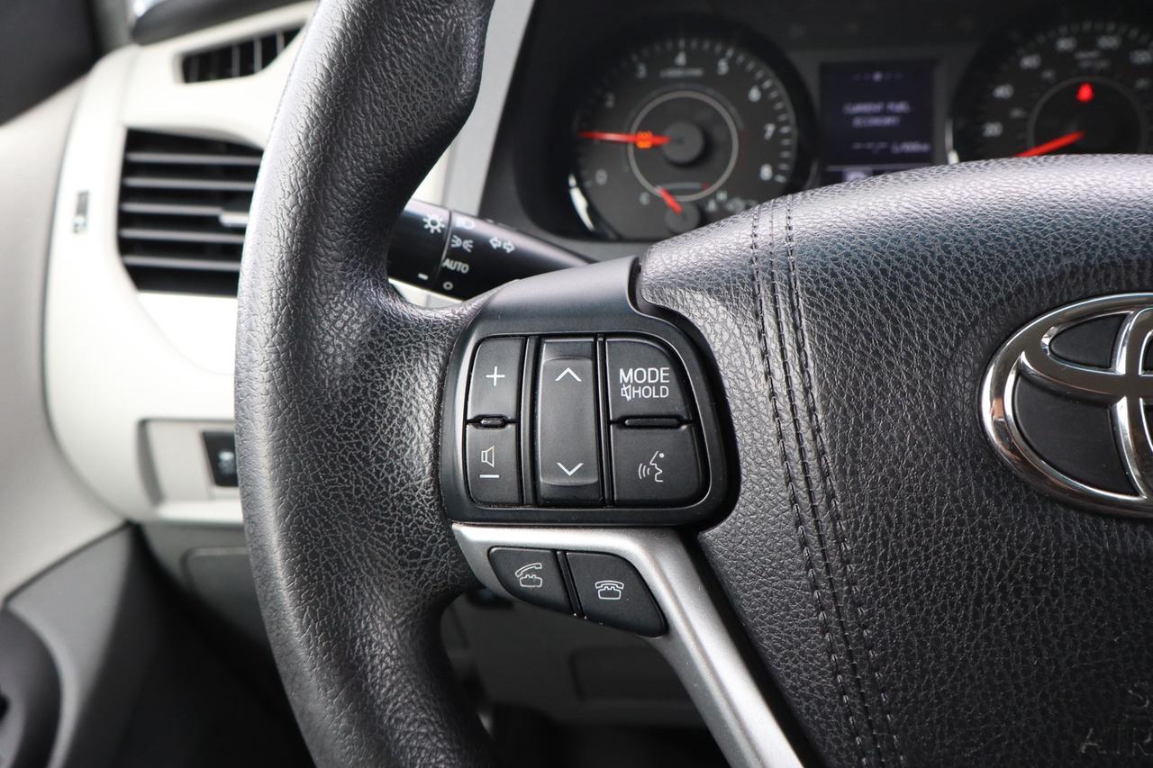 2017 Toyota Sienna LE 8-Passenger   No Accident   Safety Certified Photo