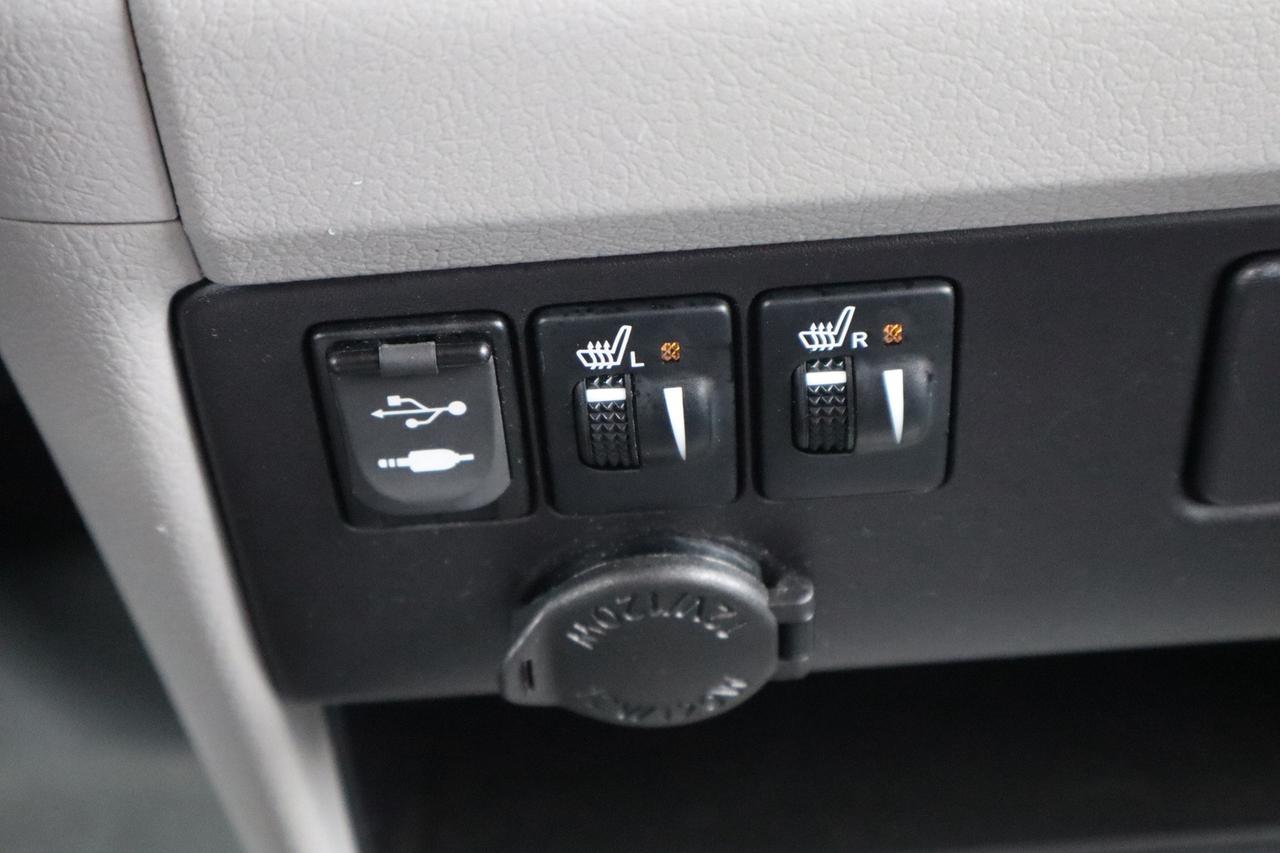 2017 Toyota Sienna LE 8-Passenger   No Accident   Safety Certified Photo