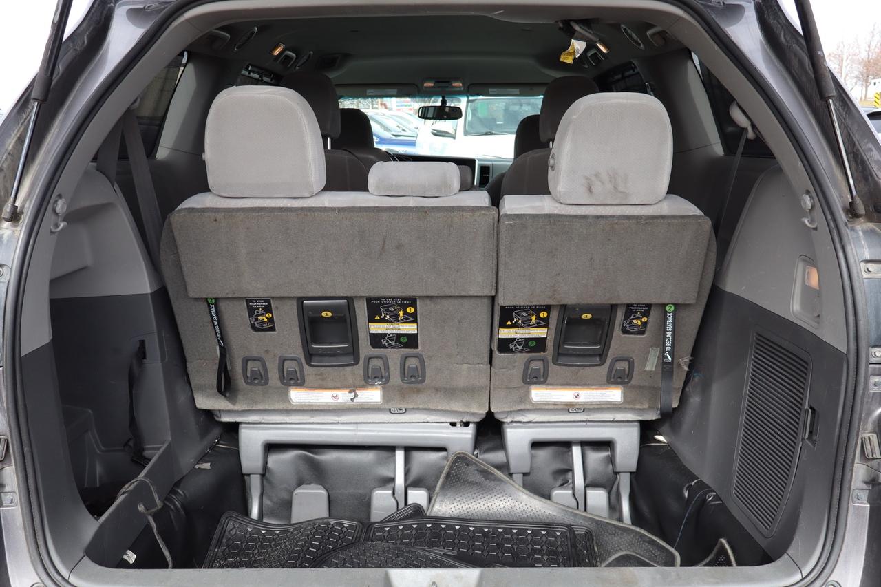 2017 Toyota Sienna LE 8-Passenger   No Accident   Safety Certified Photo