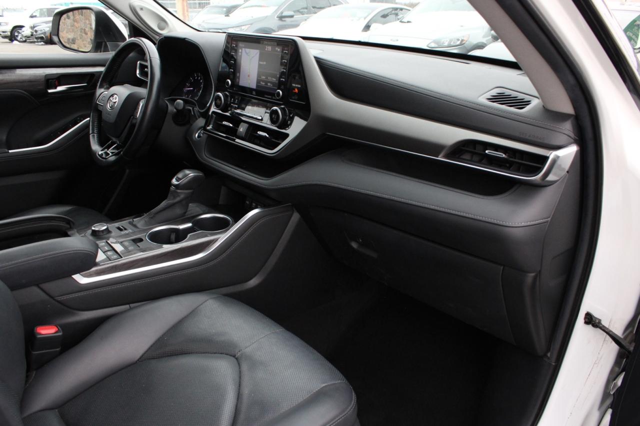 2020 Toyota Highlander Limited AWD   No Accident   Clean Carfax Photo