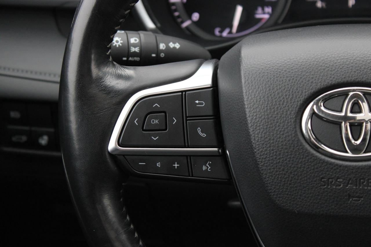 2020 Toyota Highlander Limited AWD   No Accident   Clean Carfax Photo