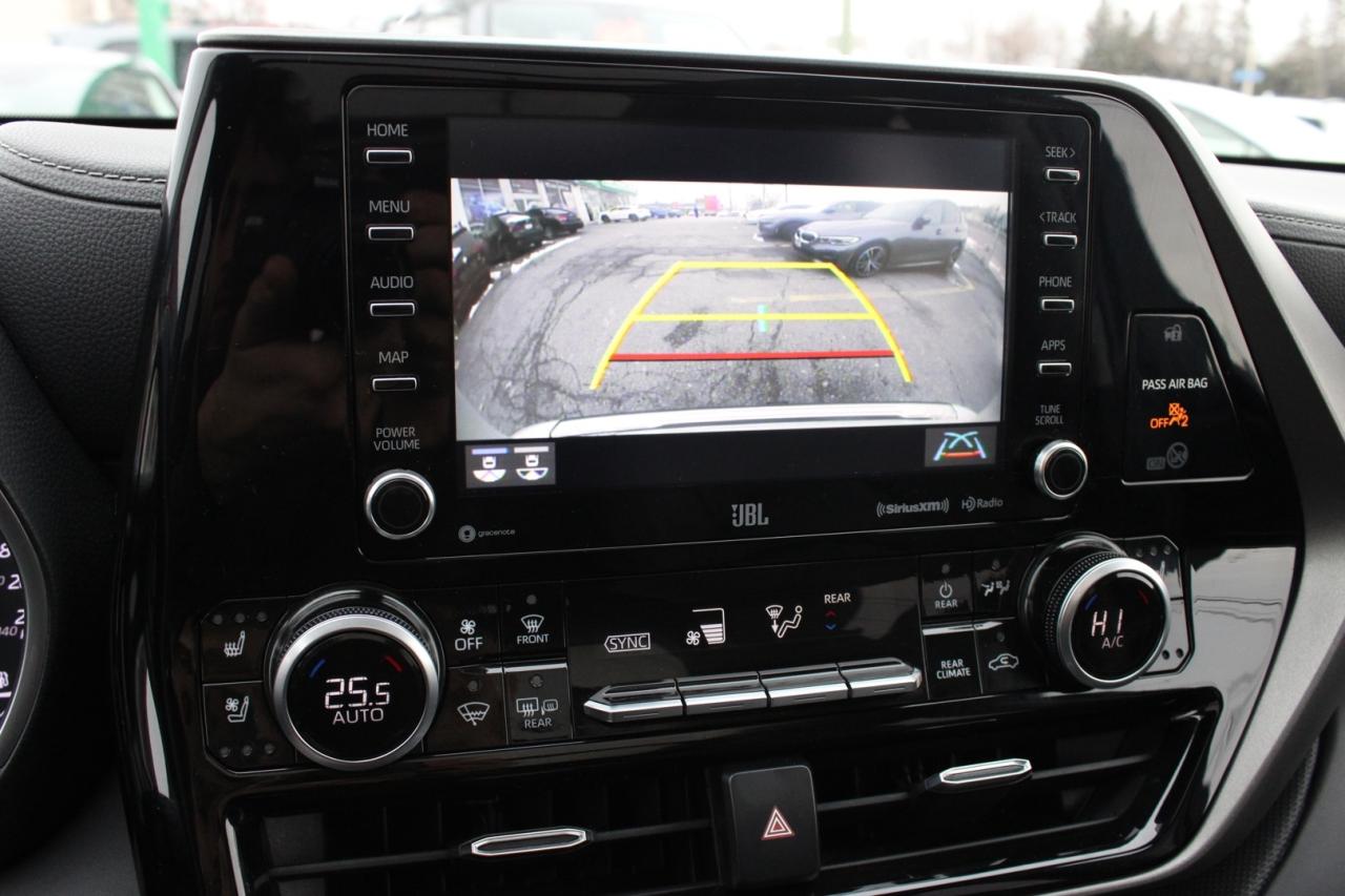 2020 Toyota Highlander Limited AWD   No Accident   Clean Carfax Photo