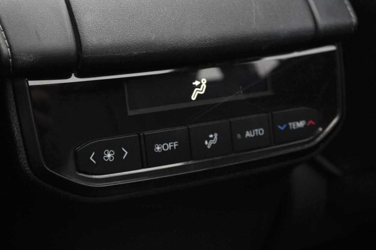 2020 Toyota Highlander Limited AWD   No Accident   Clean Carfax   Safety Photo