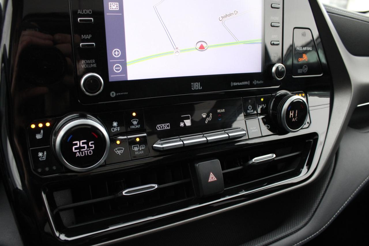 2020 Toyota Highlander Limited AWD   No Accident   Clean Carfax   Safety Photo