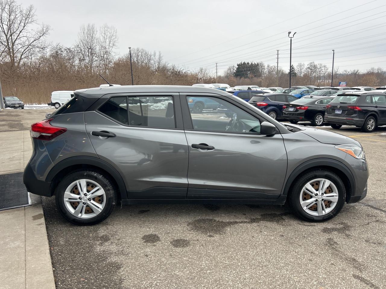 2018 Nissan Kicks S Photo2