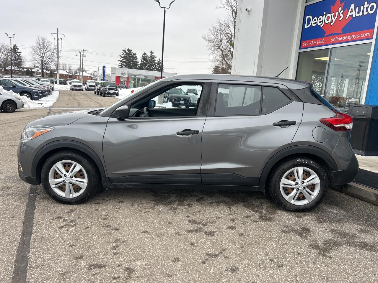 2018 Nissan Kicks S Photo3